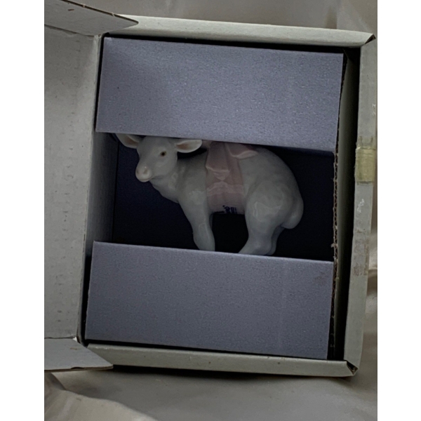 LLADRO Porcelain 'Nativity Lamb' 3L