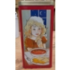 Image 5 : Vintage Tins, Bakeware, and Enamel Kitchen Items
