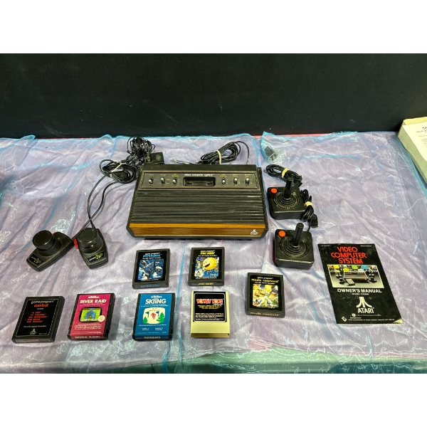 Atari 2600 - 4 Controllers, 7 Games, Owners Manual
