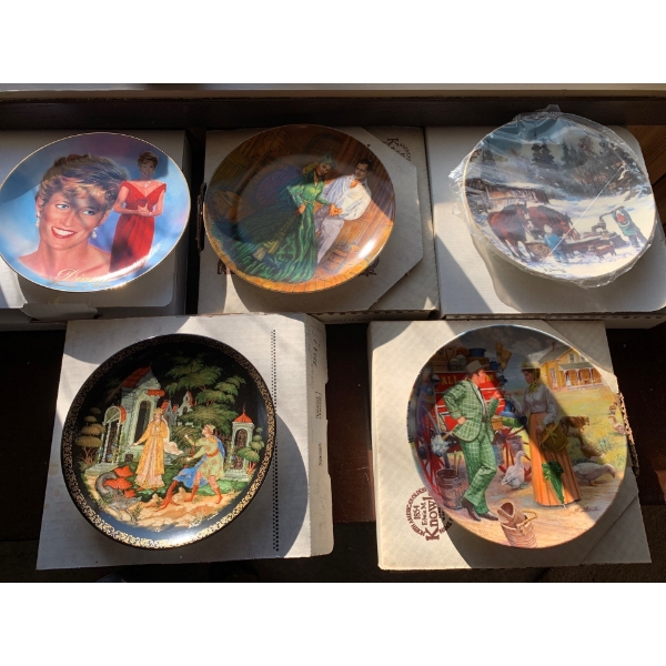 Decorative Plates Collection 
