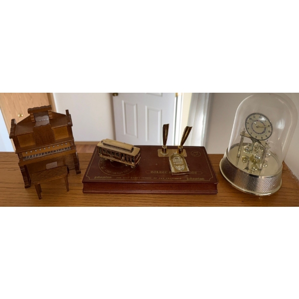 Anniversary Clock 10T Piano Music Box & More