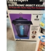 Image 2 : Flowtron BK40A Electronic Insect Killer and Lumogaz C200 Lantern with Two Canisters
