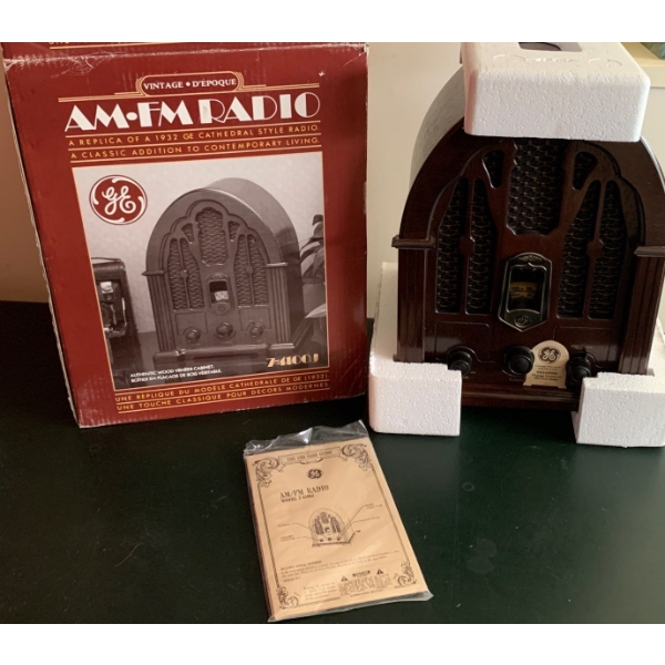 New General Electric AM/FM Radio Mo.74100j