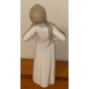 Image 3 : Lladro Porcelain Young Girl at Night 8T