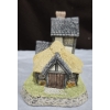 Image 2 : Hand Carving 'The Cartwrights Cottage' By David Winter Cottages 