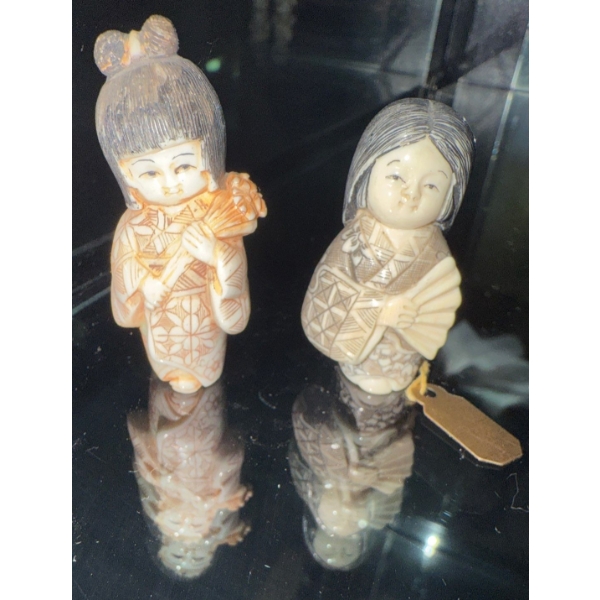 Japanese Carved Ivory Netsuke Figurines 3T (2)