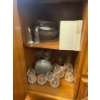 Image 4 : China Cabinet Contents Incl. Dishware By Mitterteich Bavaria 