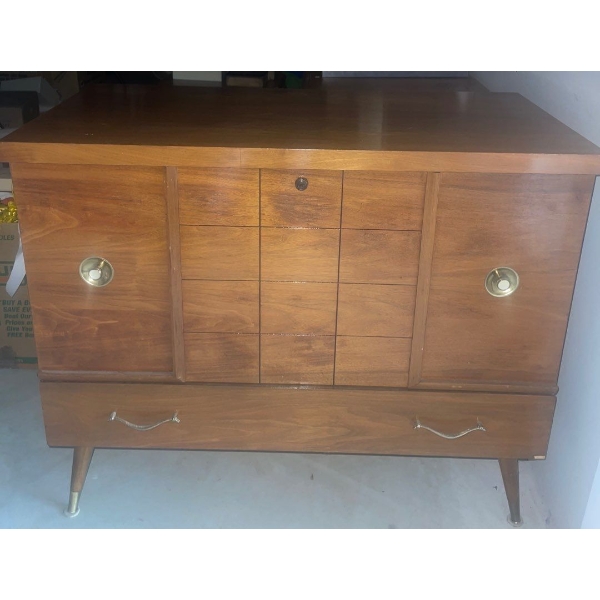 Mid Century Bureau 32x17x28