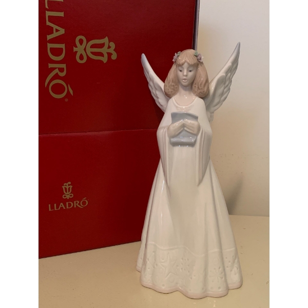 LLADRO  Porcelain Angel   - 8.5T 