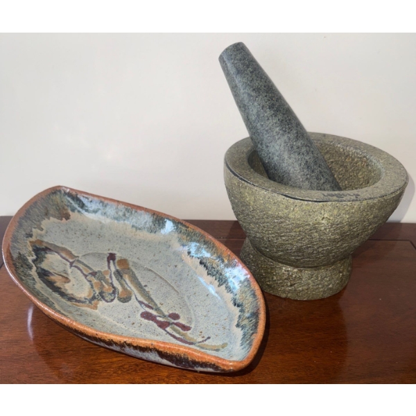 'Molcajete' Granite Mortar & Pestle w/ Studio Pottery Abstract Leaf Glazed Dish