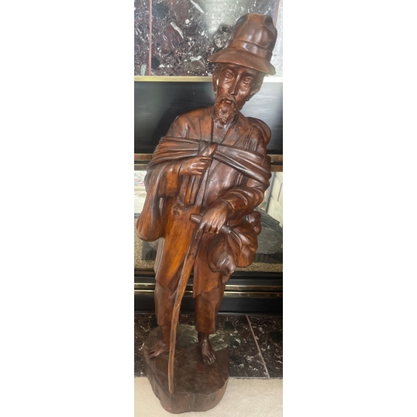 Hand Carved Myrtle Wood Gypsy Man 46T