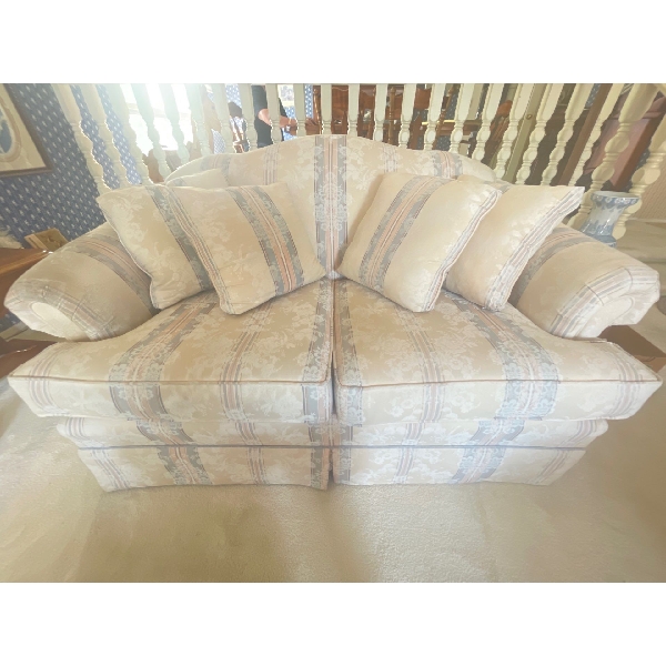 Palliser Fabric Love Seat 62L x 37D x 33T