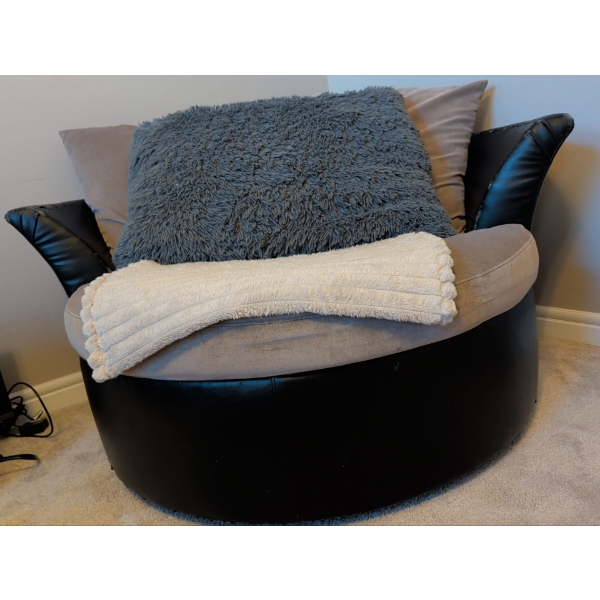 Upholstered Vegan Leather Cuddle Chair 