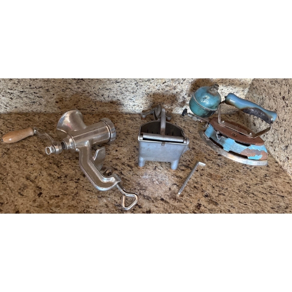 Meat Grinder, Antique Iron 