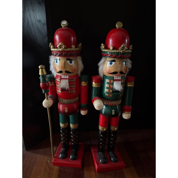 Pair of Wooden Nutcrackers & Lovely Decorative Large Cat (Badly Damaged) - Nutcrackers are 24T Each 