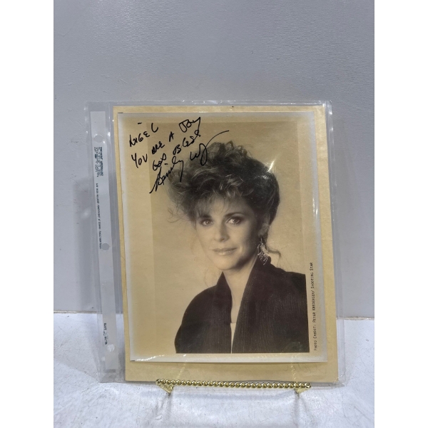 Letter and Signed Headshot of Lindsey Wagner