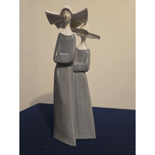 LLADRO Rare Pale Grey Nuns Porcelain Figure - 4W, 3D, 11T 