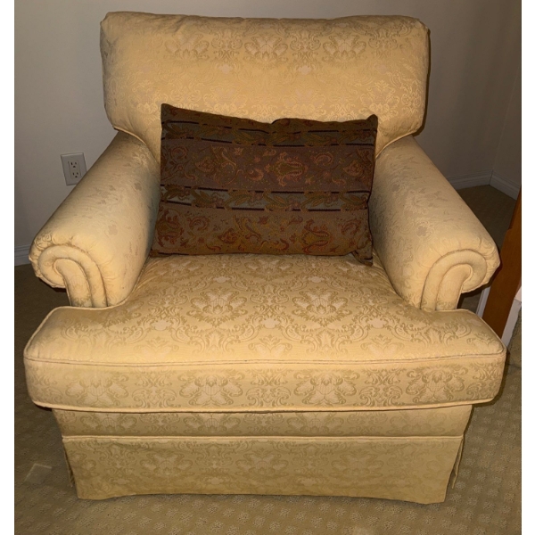 Cream Colored Skirted Club Chair w/ Decorative Throw Pillow 34x31x32