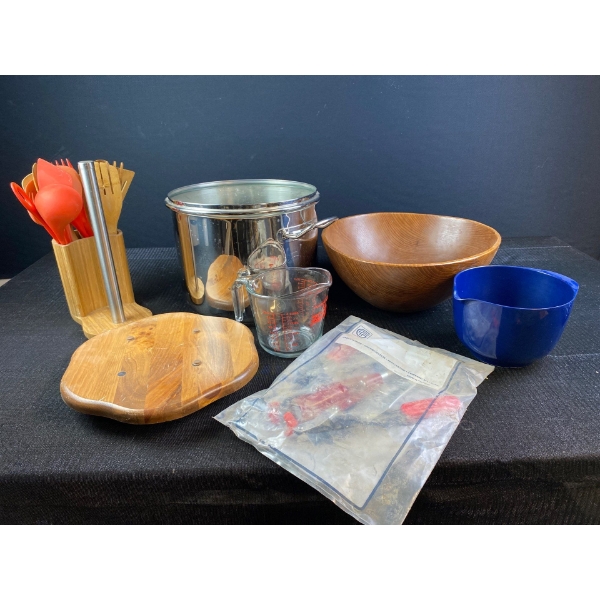 Kitchenware Collection 