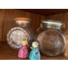 Image 2 : Kitchen Canister Collection 8T w/ Bell Figurines 
