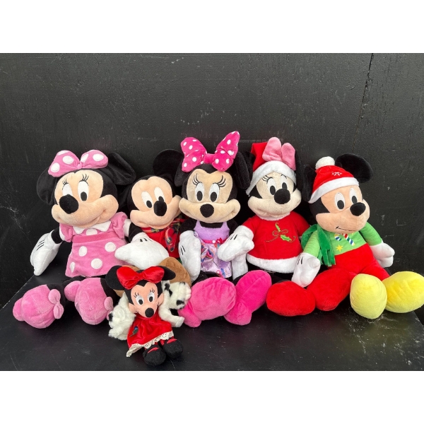 Disney Mickey and Minnie Mouse Stuffy Collection 