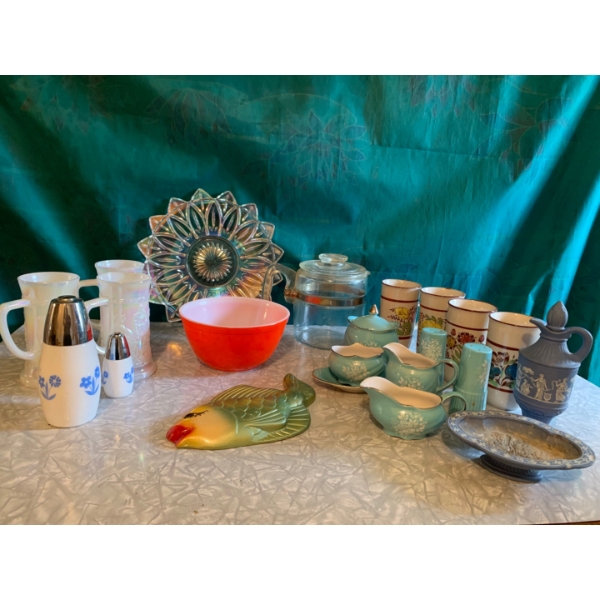  Vintage Collector Lot, Features Vintage Red Pyrex Bowl, Fire King Mug Set, Pyrex Glass Coffee Perco