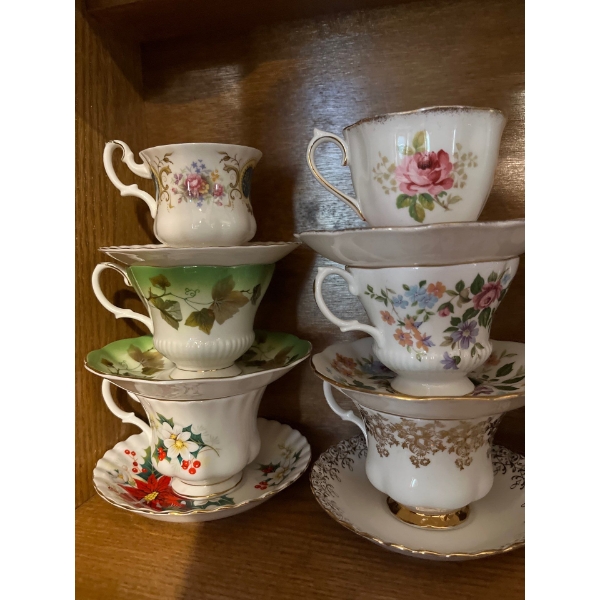 Collection of six tea cup, and saucer's bone China.