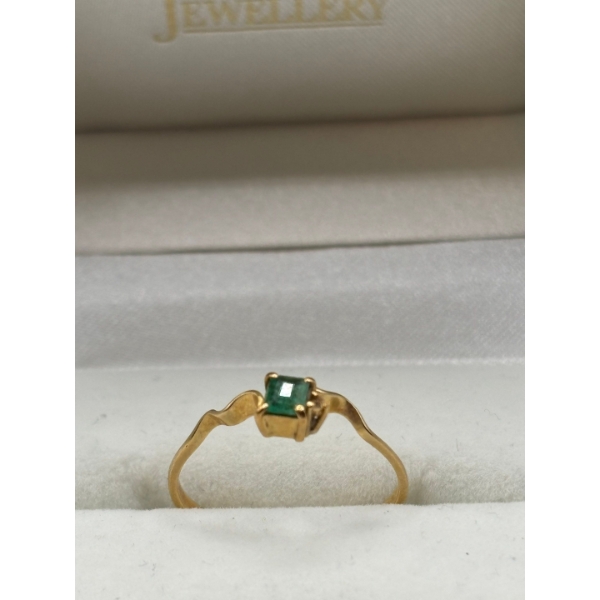 Vintage 10 karat gold emerald ring 1.3 gjew