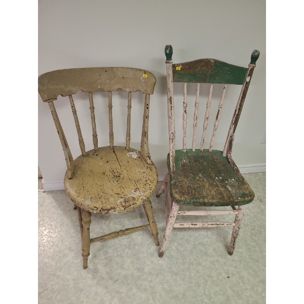 Set of 2 wooden painter chairs (15W, 15D, 34T) (17W, 17D, 33T) 