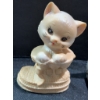 Image 9 : Craft Supplies and Collectibles Lot with Pens and Figurine
