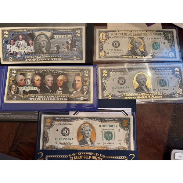 Collection Of US Legal Tender Banknotes Coloured Money . 5 in Total 

2003 2$ 22k gold Edition X 2
2
