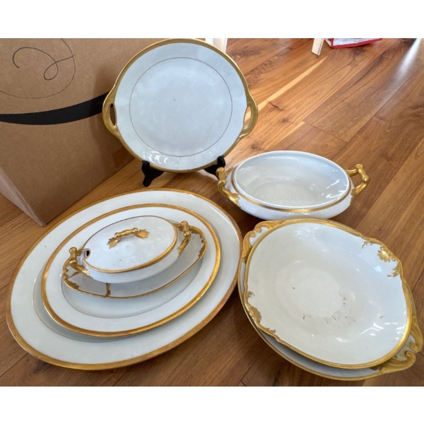Haviland Limoges - Special Occasion 22K Gold Embellished Porcelain Serving Ware 