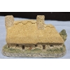 Image 4 : Hand Carving 'Meadow Bank Cottages' By David Winter 