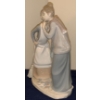 Image 4 : LLADRO Gossiping Women Porcelain Figure - 8W, 4D, 12T 