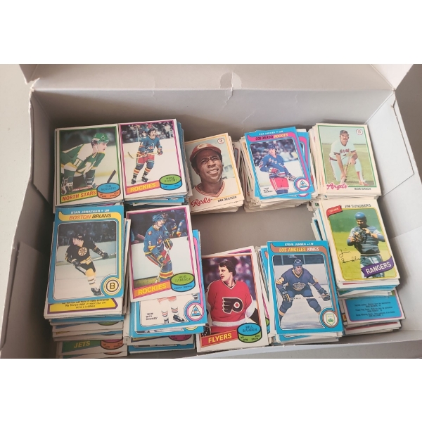 Box of Vintage Baseball & Hockey Cards