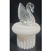 Image 5 : Swarovski Crystal 1995 Swan On White Pedestal (2.5"T & 2"L)
