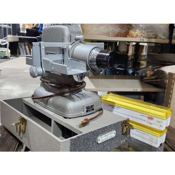 TDC Vivid Slide Projector Model II with Built-in Case and Projection Screen