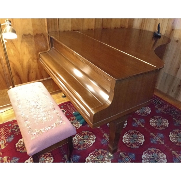 Yamaha Baby Grand Walnut Piano 6' tall- Nippon Gakki Hamamatsu Japan 404137 No.G3