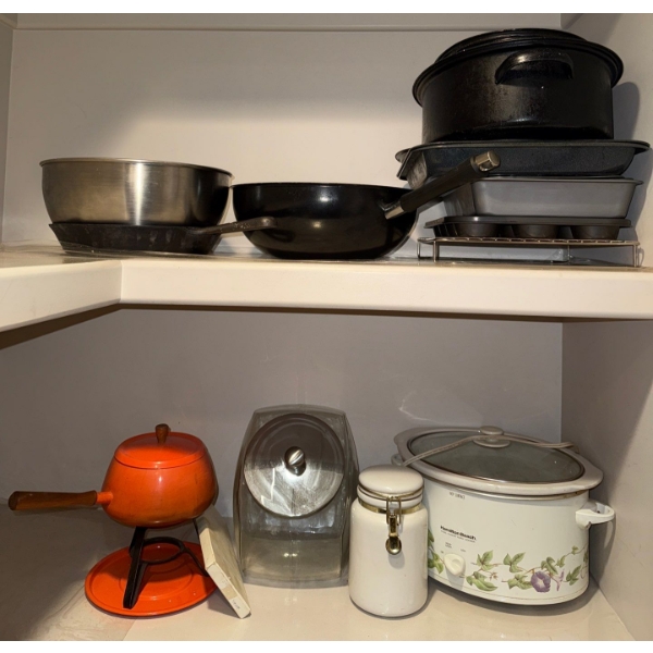 Vintage Hamilton Beach Slow cooker, Turkey Roaster, Fondue Pot , Mixing Bowls