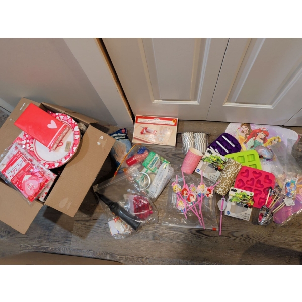 Cookie Cutter Overload w/ Assorted Confectioner's/Baker's Accessories 