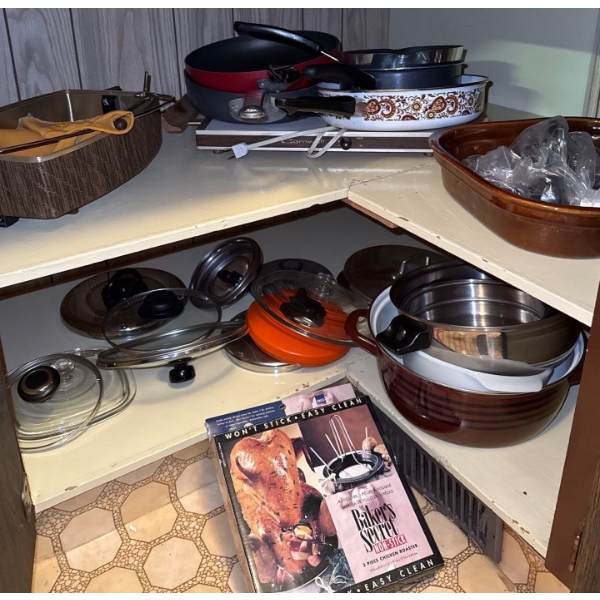 Vintage Kitchen - Pans, Bakeware, Pot Lids & More 