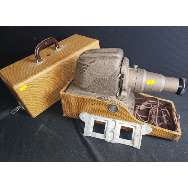 Reflex by Gold Vintage Slide Projector in Case