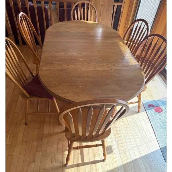 Large Solid Wood Kitchen Table w/ 6 Chairs & Leaf - Table is 77In Long and 29 In Tall (W/O Leaf)