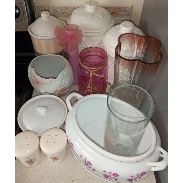 Beautiful Kitchen Decor  Cannisters, Vases SNP Shaker & Lots More