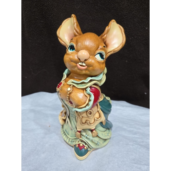 Pen Delfin Collectible 'Aunt Ruby' Figure
