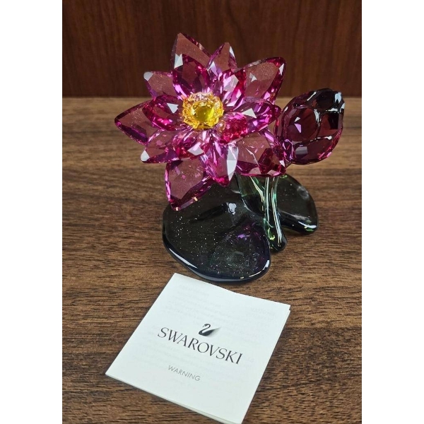 Swarovski Crystal Lotus Flower Figurine With Box and Documentation