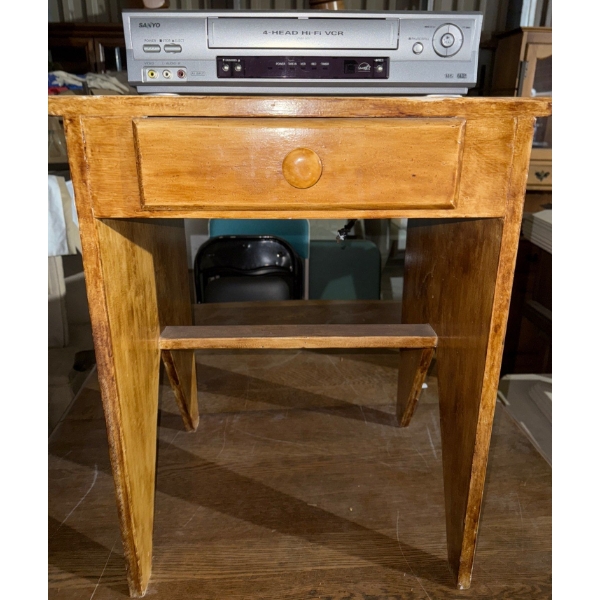 Sanyo 4-HEAD Hi-Fi VCR With Vintage Wooden Side Table w/Drawer