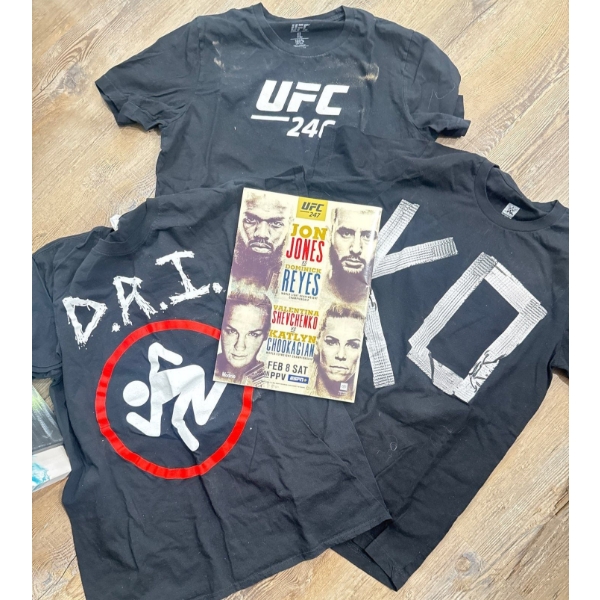 UFC 246 Program- McGregor vs Cowboy & T-Shirt Size Large
