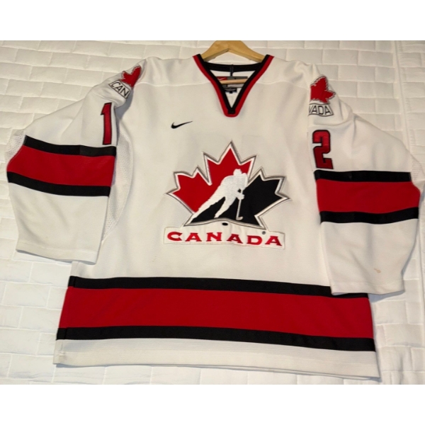 Team Canada Nike Official Jersey #12- Iginla (Size Large)