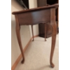 Image 3 : Vintage Queen Anne Style Cherry Wood Console Table - French Provincial 